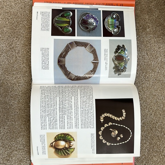 Jewelry & Metalwork in the Art & Crafts Tradition by Elyse Zorn Karlin hardcopy - Picture 6 of 11